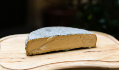 Saint Nectaire Fermier Lait Cru affiné sur Paille