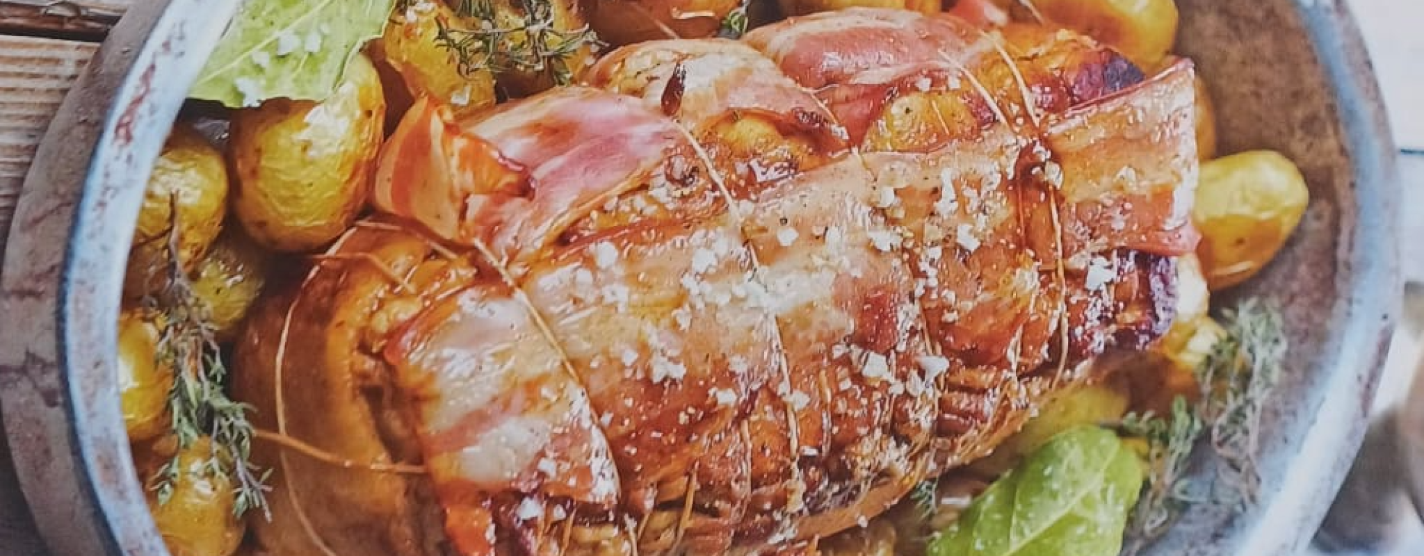 Roti de veau en cocotte au lard et aux pommes de terre grenailles